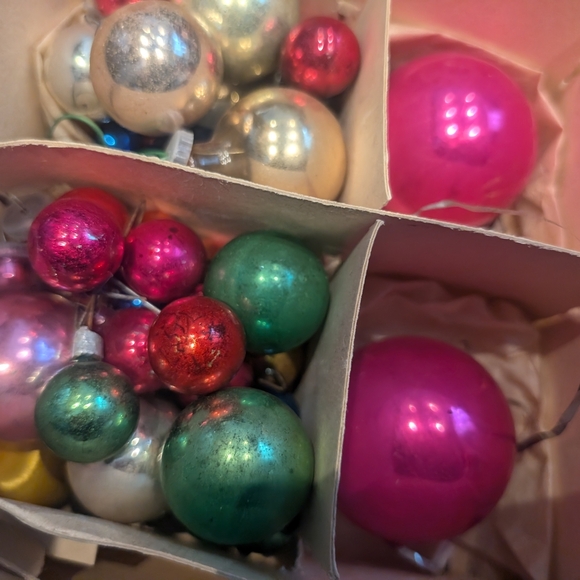 Vintage Christmas Tree Ornaments Set - Picture 9 of 11